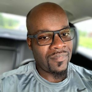 Meet your Posher, Derrick